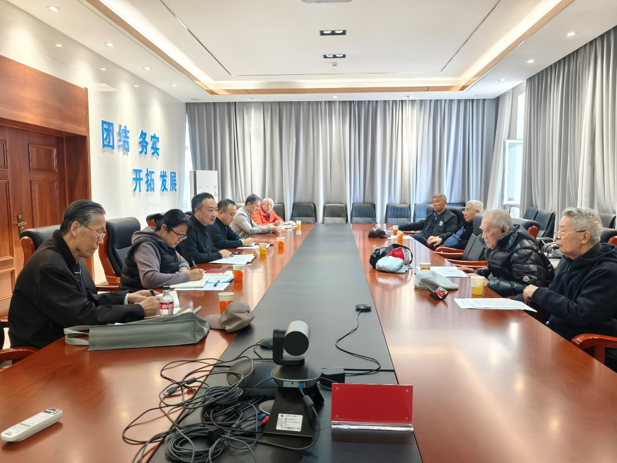 农业中心离退休党支部持续开展树立和践行正确政绩观学习教育